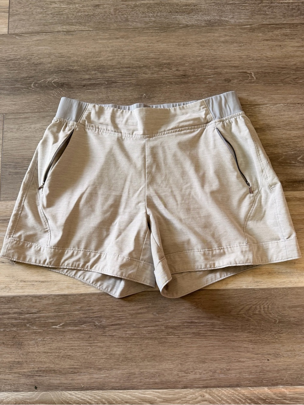 CALIA by Carrie Underwood Gray Athletic Shorts - Size Small
